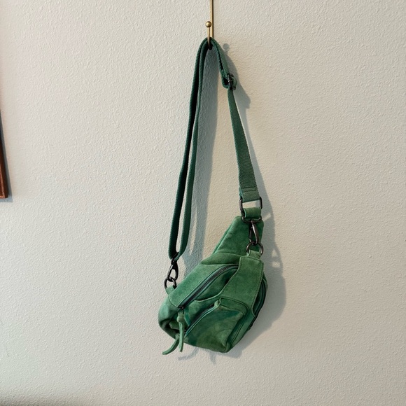 NWOT Free People Kelly Green Crossbody Bag with Adjustable Strap - Picture 4 of 4